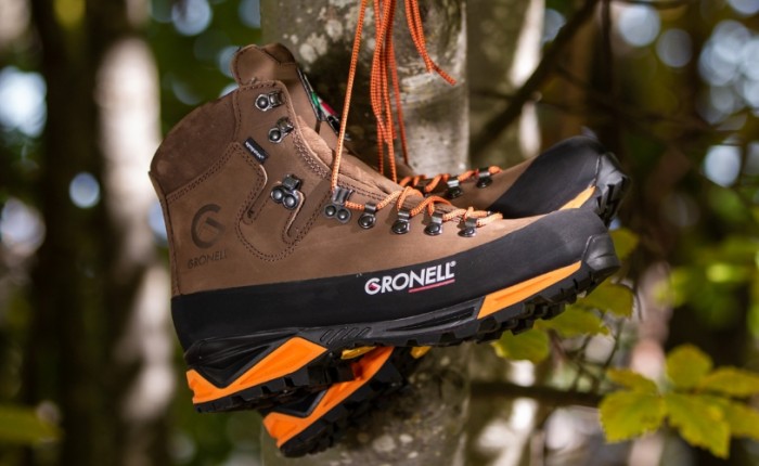 How to choose the right trekking boots